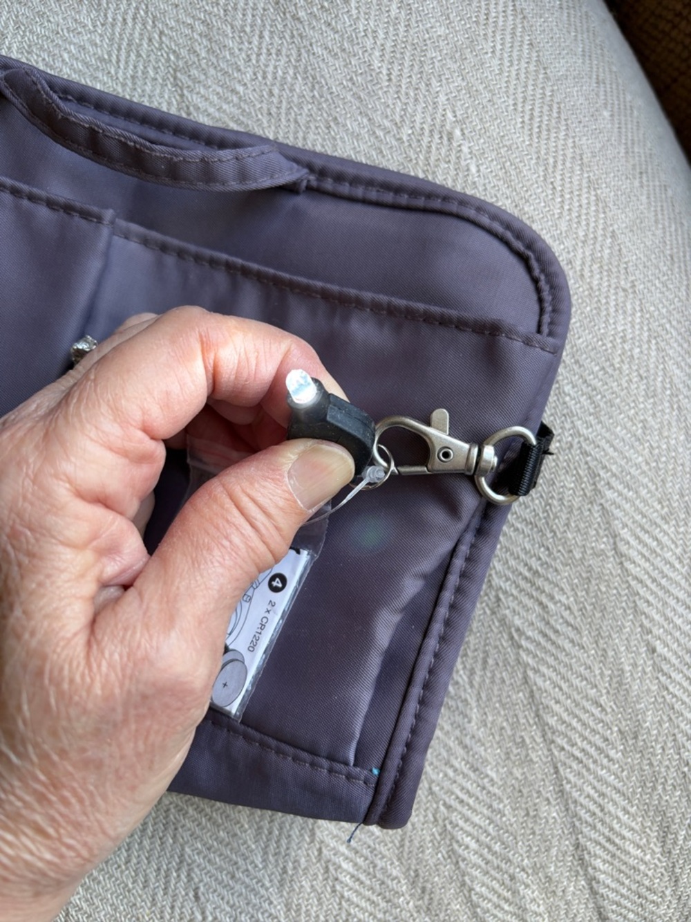 Travelon Bag Organizer Insert w Key Clip & Mini Flashlight NWOT - Picture 3 of 3